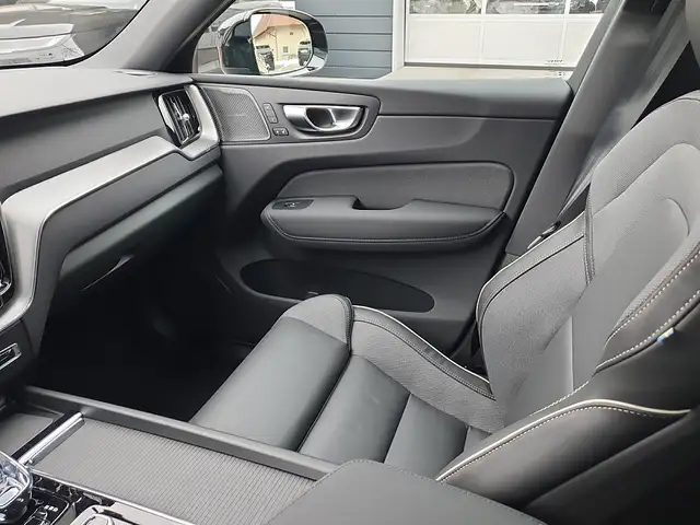 Volvo XC60 T6 AWD PHEV 18,8kWh Plus Black Edition Aut. Ansicht 25