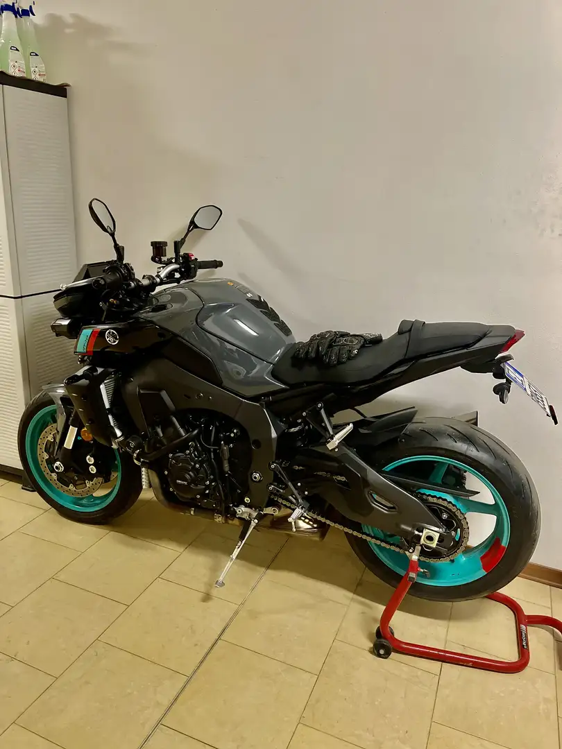 Yamaha MT-10 - 2