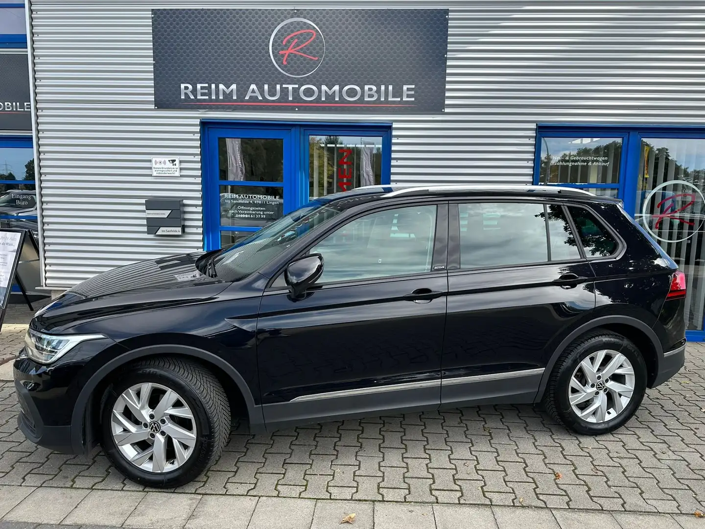 Volkswagen Tiguan 2.0 TDI "Active" *NAVI*CAR-PLAY*SHZ*LM-FELGEN* Schwarz - 2