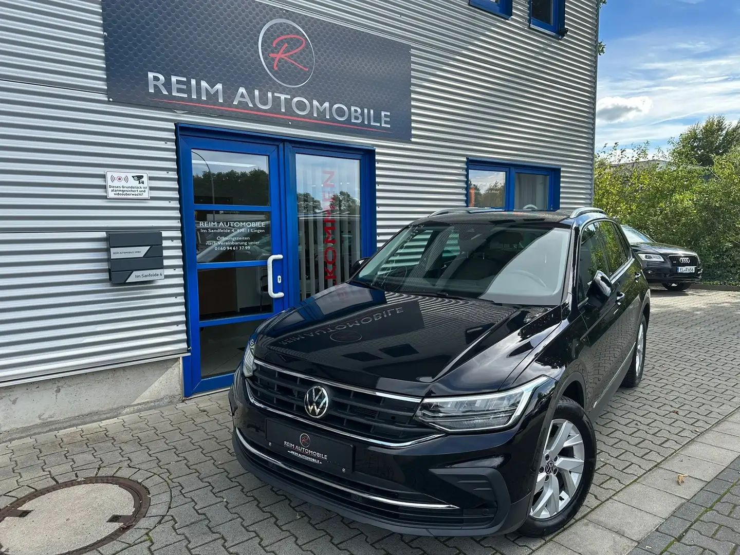 Volkswagen Tiguan 2.0 TDI "Active" *NAVI*CAR-PLAY*SHZ*LM-FELGEN* Schwarz - 1