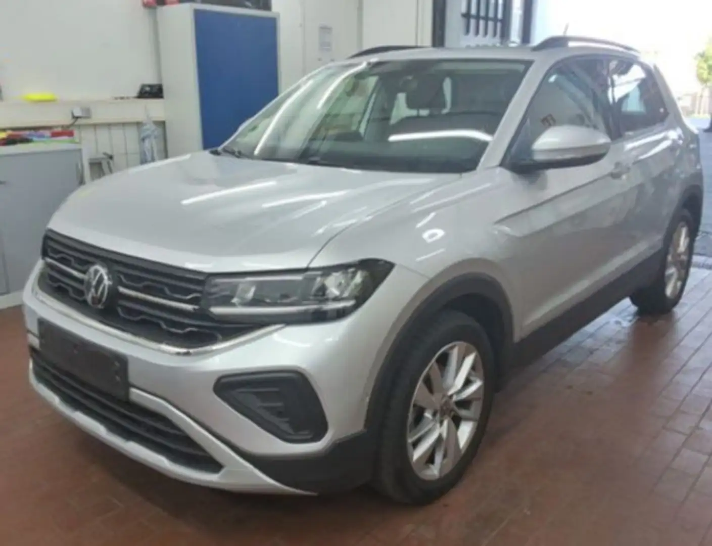 Volkswagen T-Cross 1.0 TSI LIFE LM17 NAVI LED SITZHZG Argento - 2