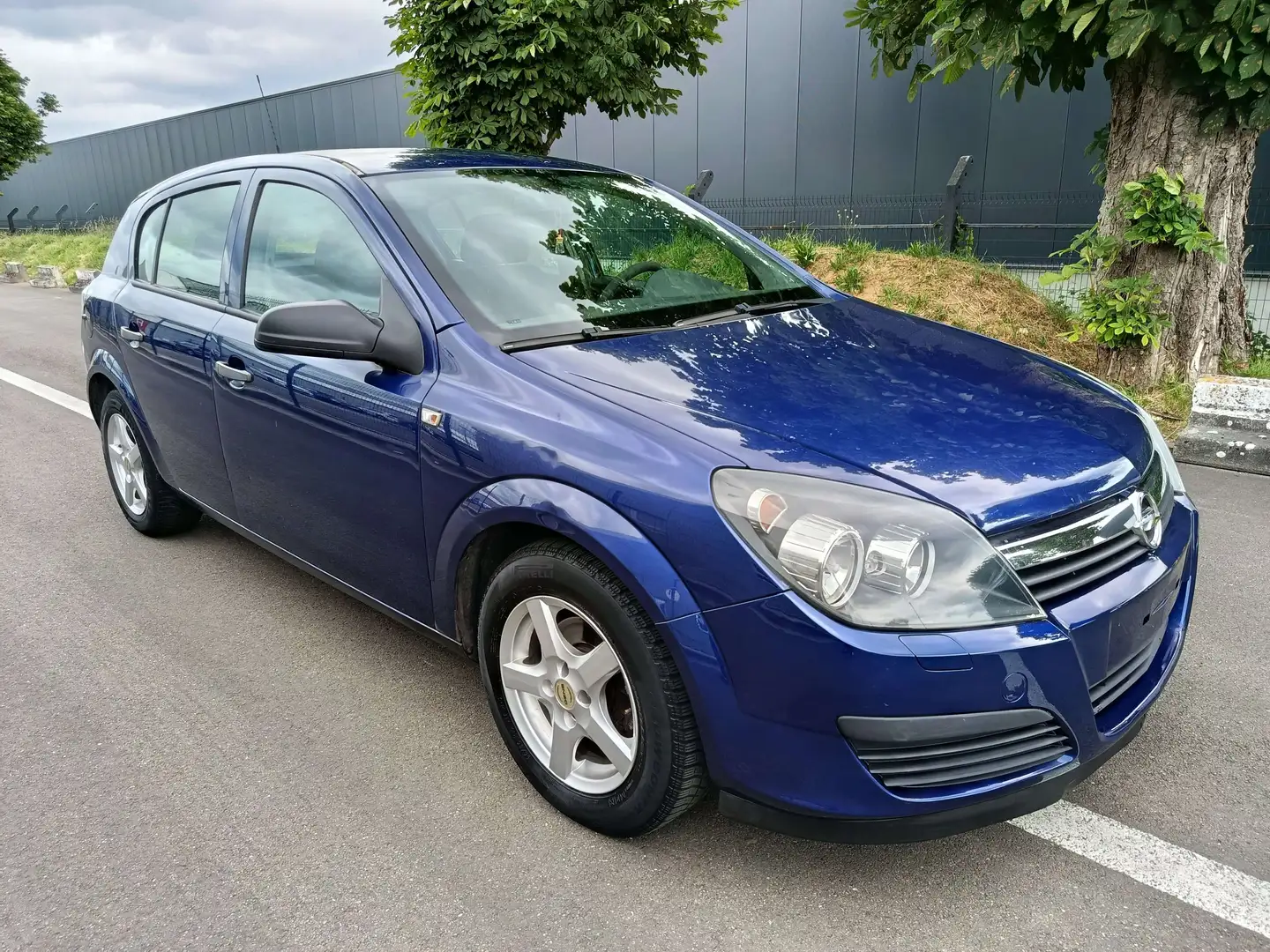 Opel Astra 1.4i Cosmo 5 portes Bleu - 2