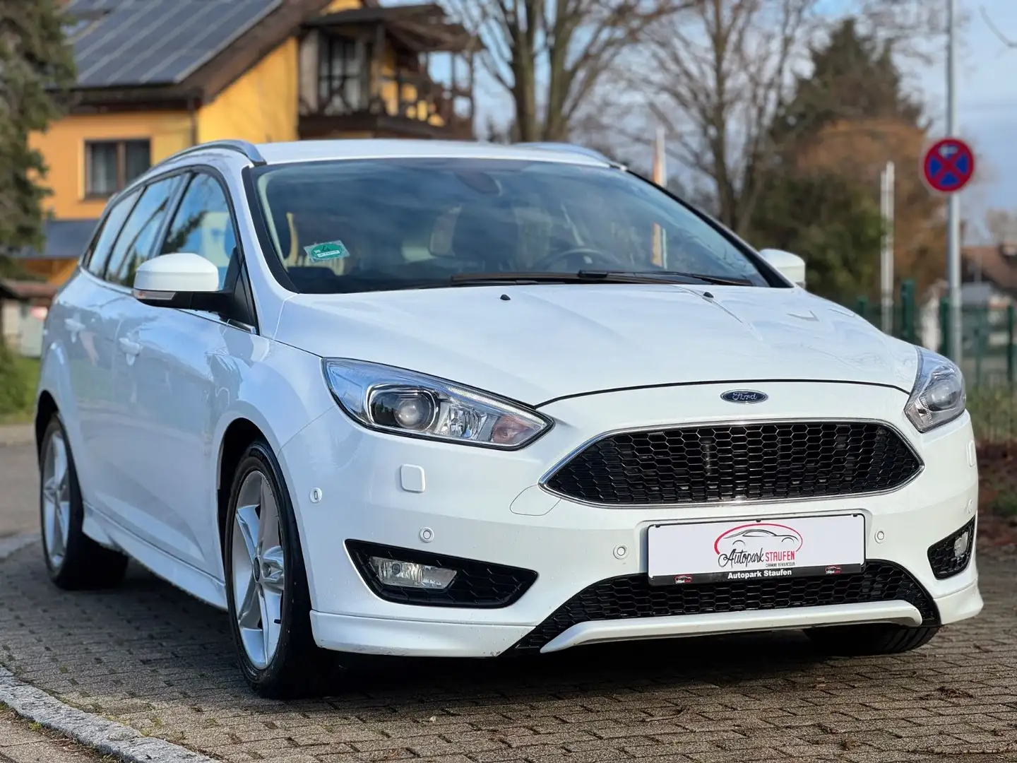 Ford Focus Turnier Titanium Sport Blanc - 1