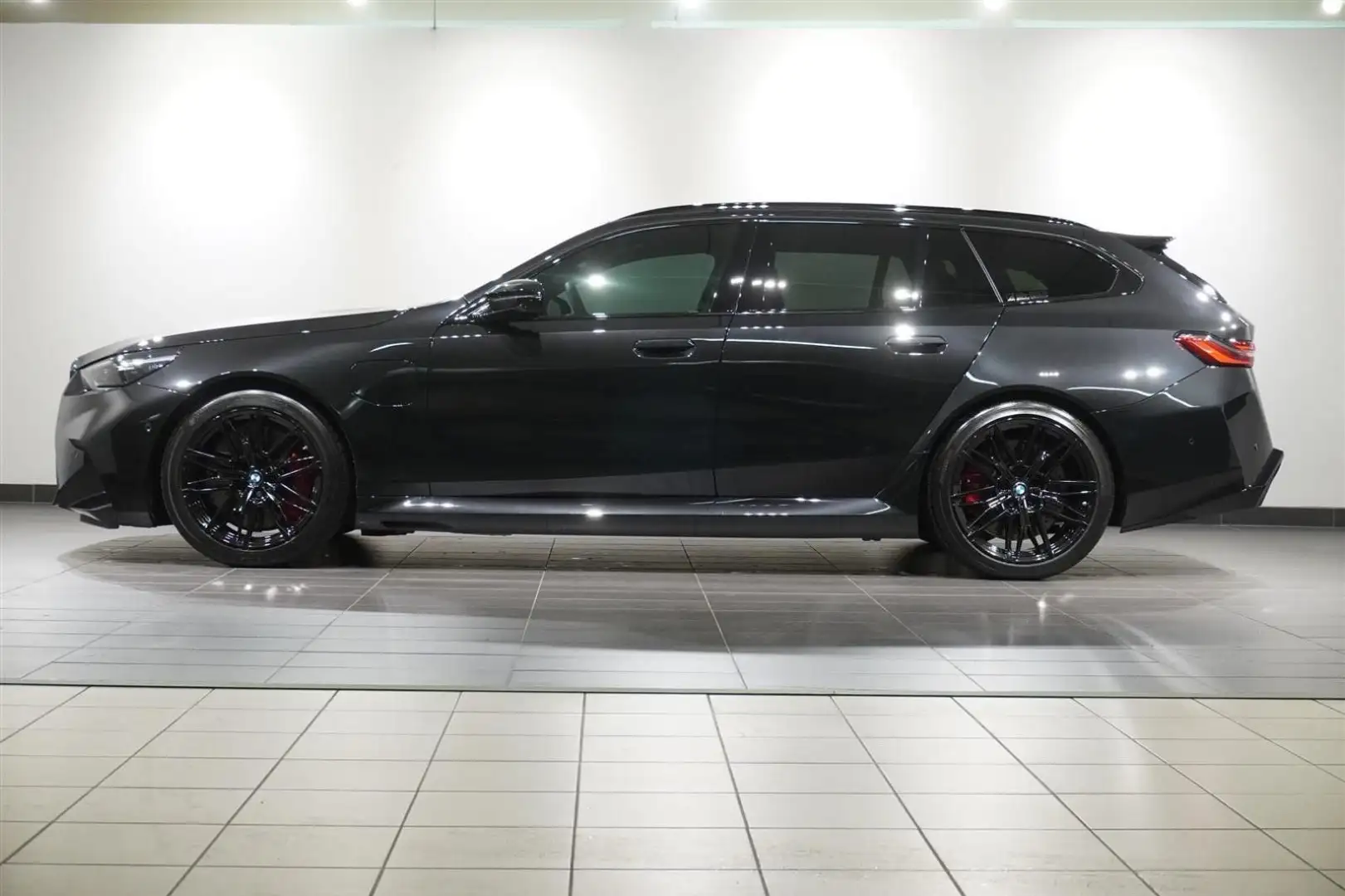 BMW M5 Touring*HUD*ACC*Memory+SitzKlima*Panorama* Schwarz - 2