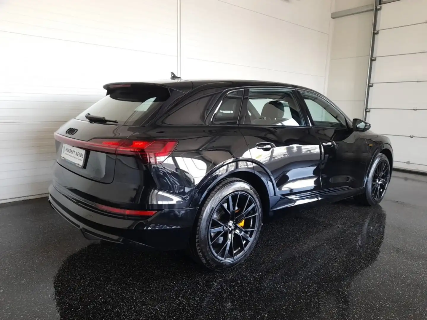 Audi e-tron 55 quattro S-LINE BLACK *NP: € 102.973,-- / LEDER MIT MEMORY / 21 ZOLL / BANG & OLUFSEN SOUND / KAMERA* Schwarz - 2
