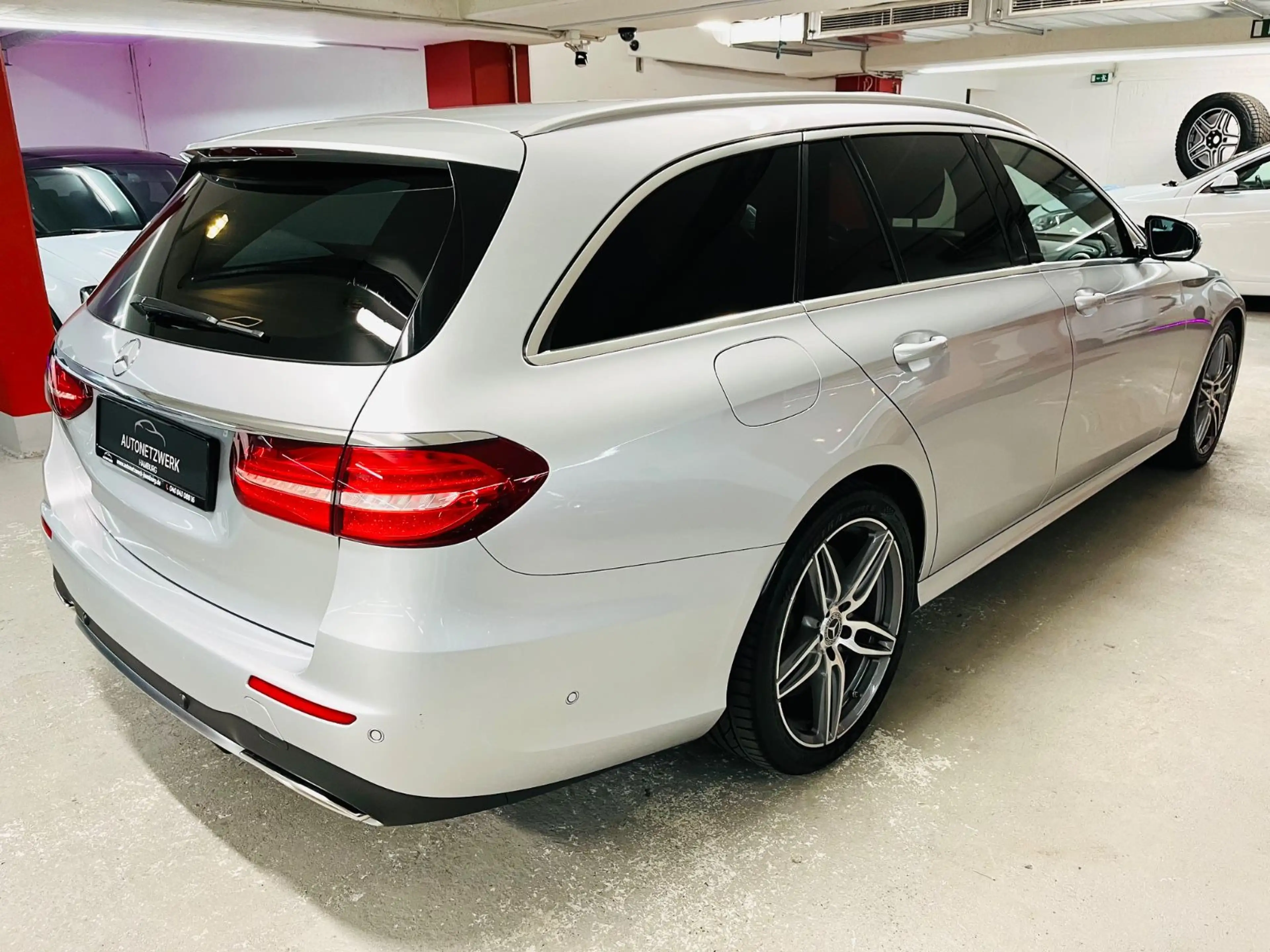 Mercedes-Benz E 400 T-Modell 4Matic AMG Line Widescreen | LED — photo 2