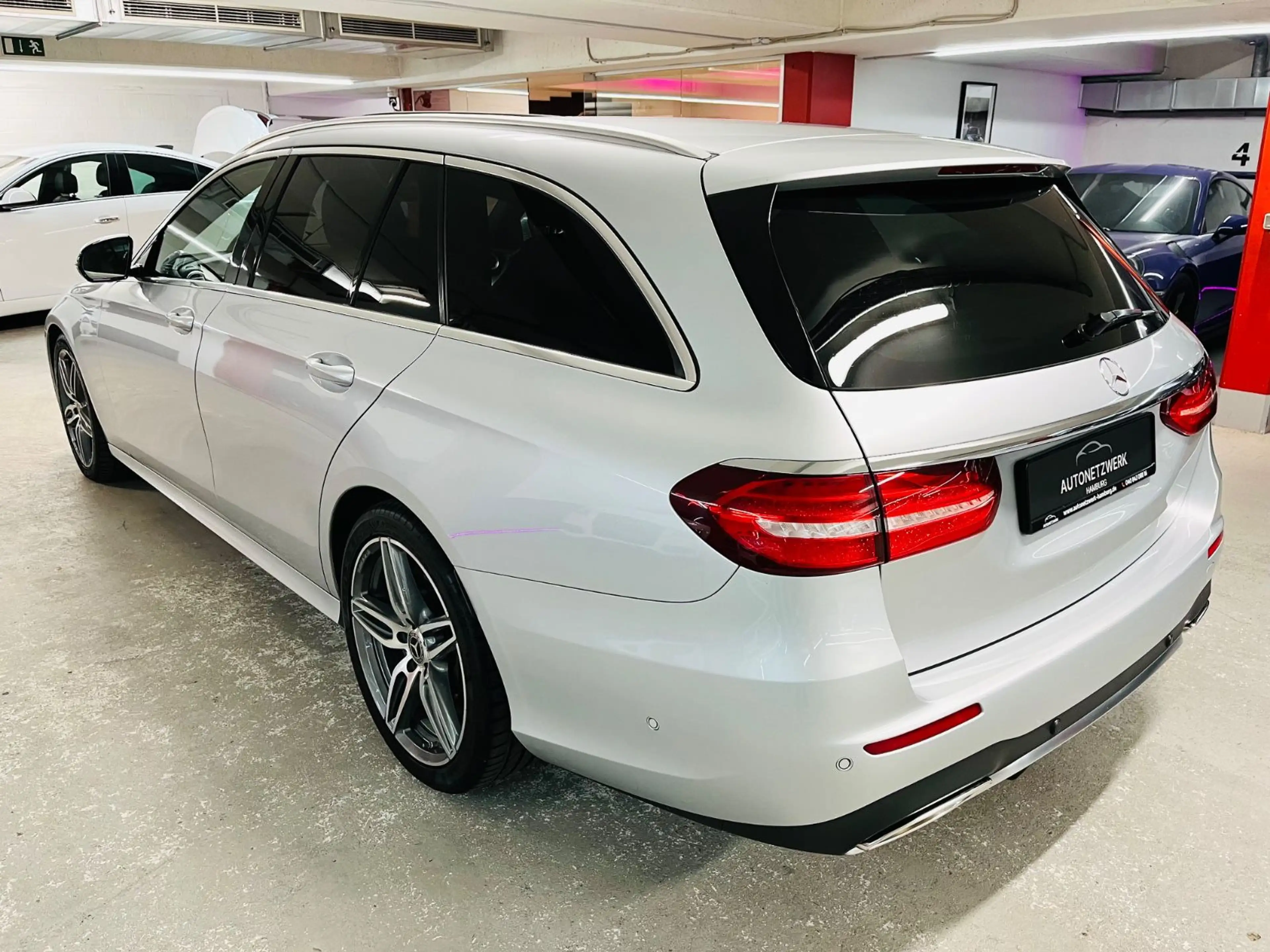 Mercedes-Benz E 400 T-Modell 4Matic AMG Line Widescreen | LED — photo 4