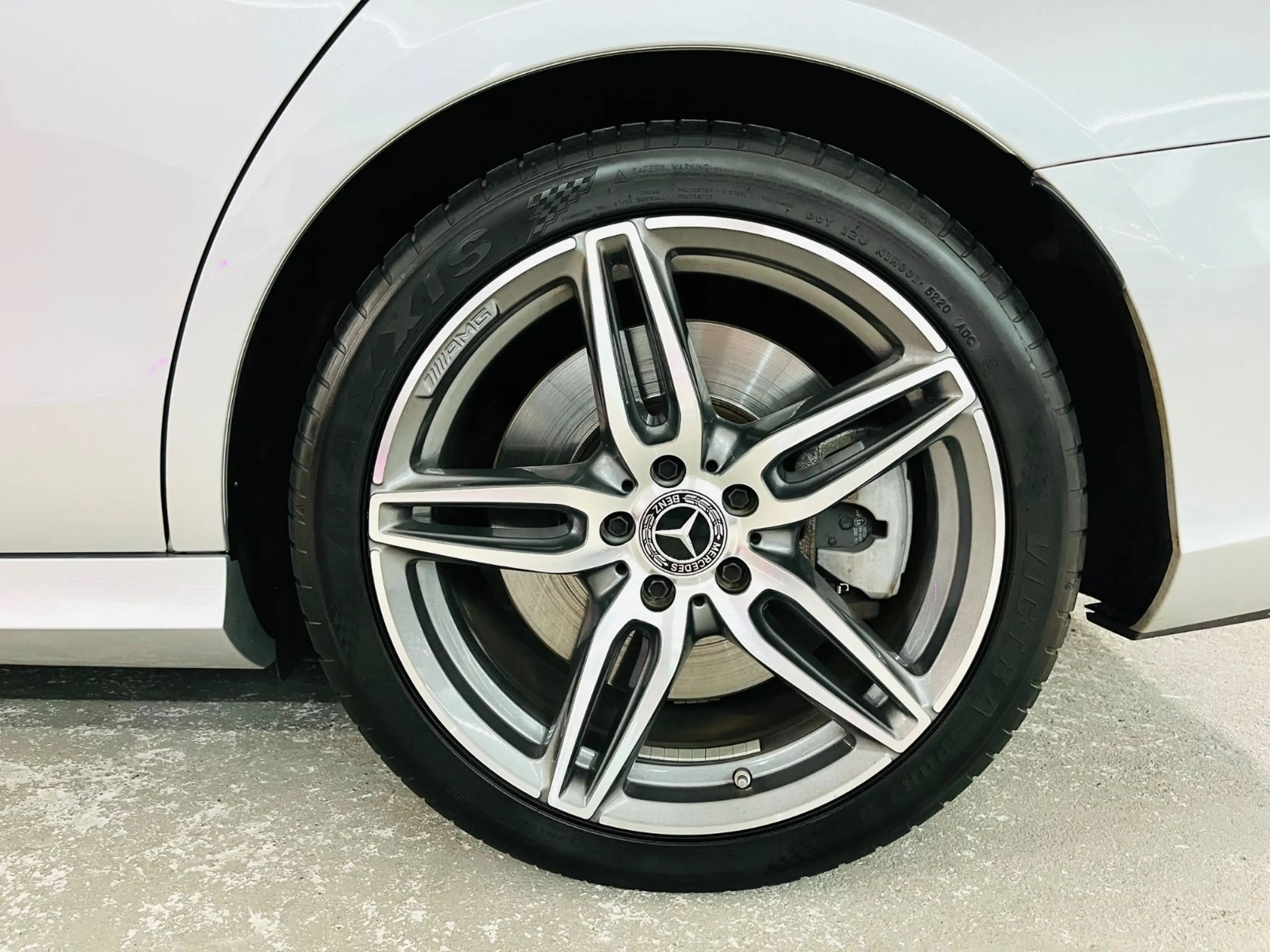 Mercedes-Benz E 400 T-Modell 4Matic AMG Line Widescreen | LED — photo 7
