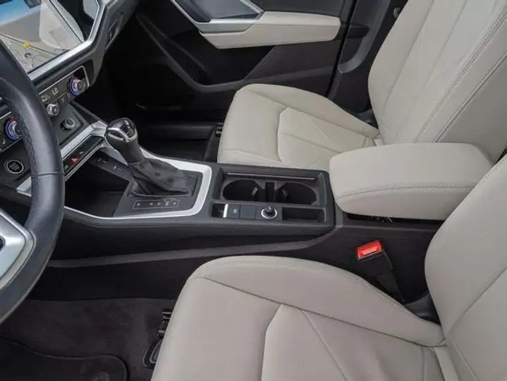 Audi Q3 2023, foto 13