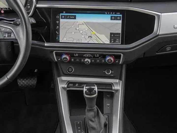 Audi Q3 2023, foto 11