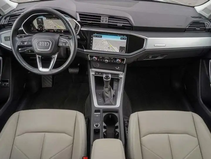 Audi Q3 2023, foto 8