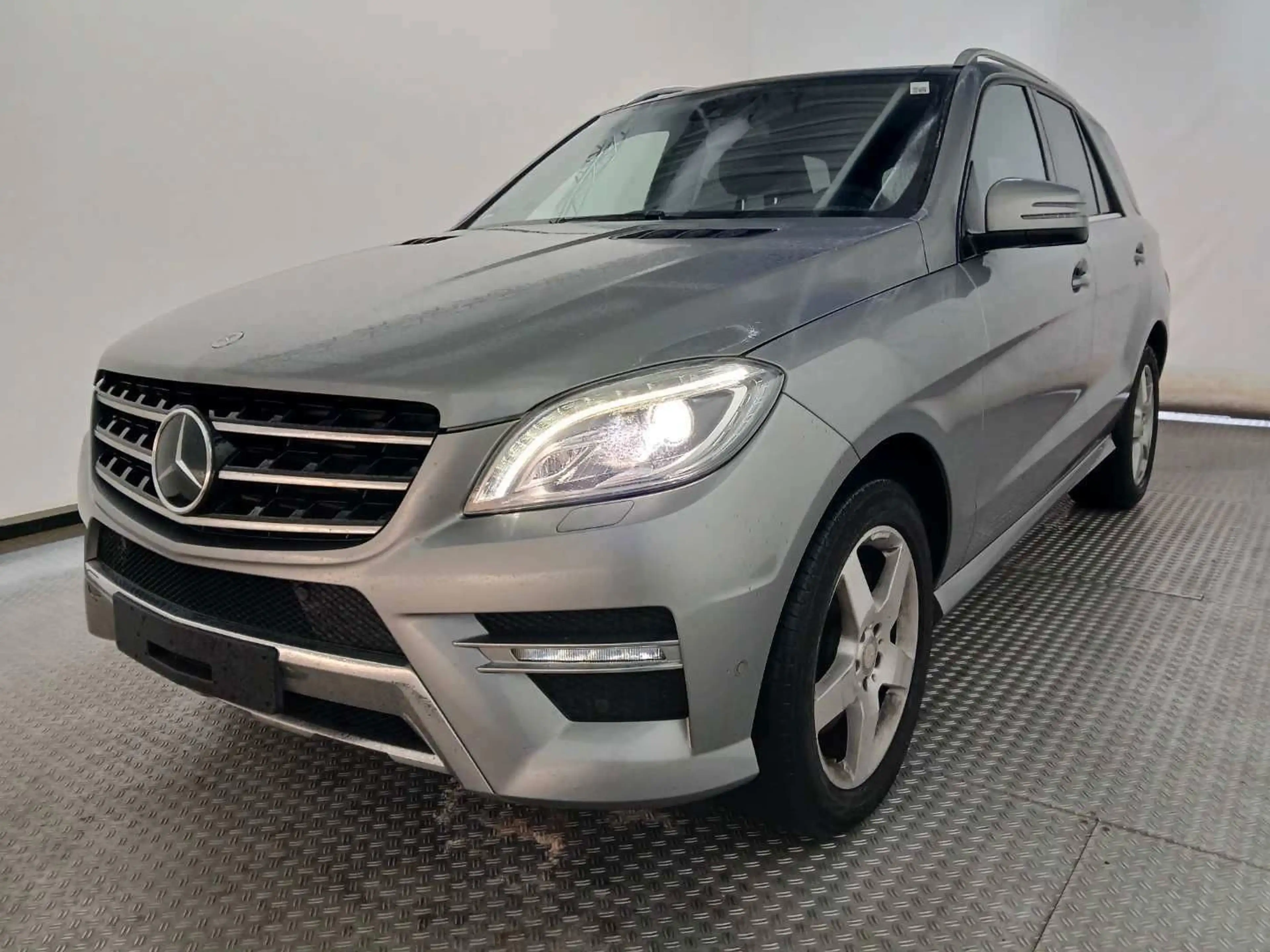 Mercedes-Benz ML 350 BlueTec 4Matic AMG Paket / Panorama/ EUR6