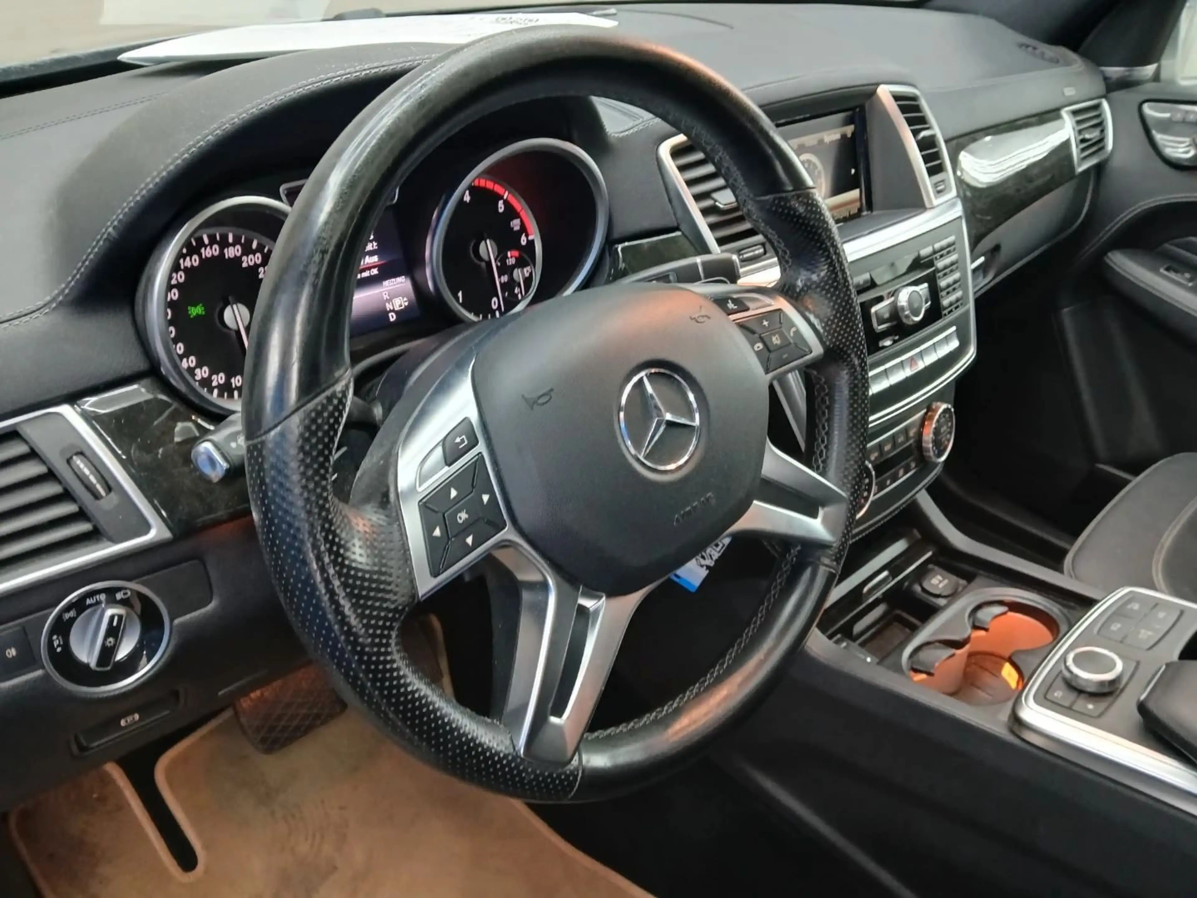 Mercedes-Benz ML 350 BlueTec 4Matic AMG Paket / Panorama/ EUR6 — photo 15