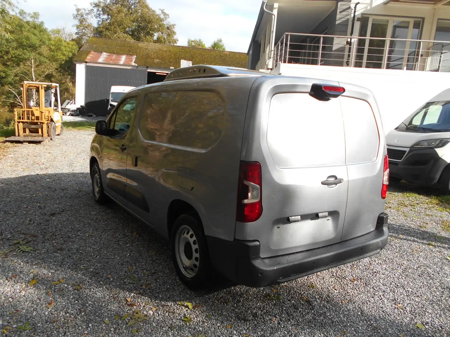 Peugeot Partner 1500  hdi  102  cv  frigo  17500+ tva Gris - 2