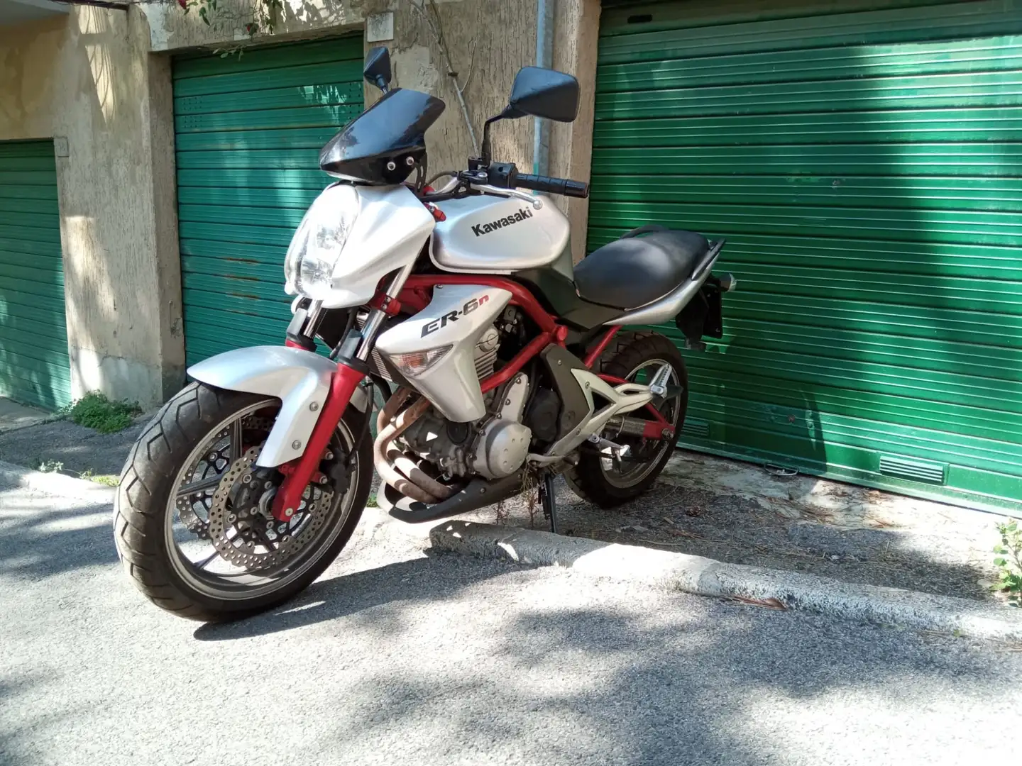 Kawasaki ER - 6 N Gris - 1