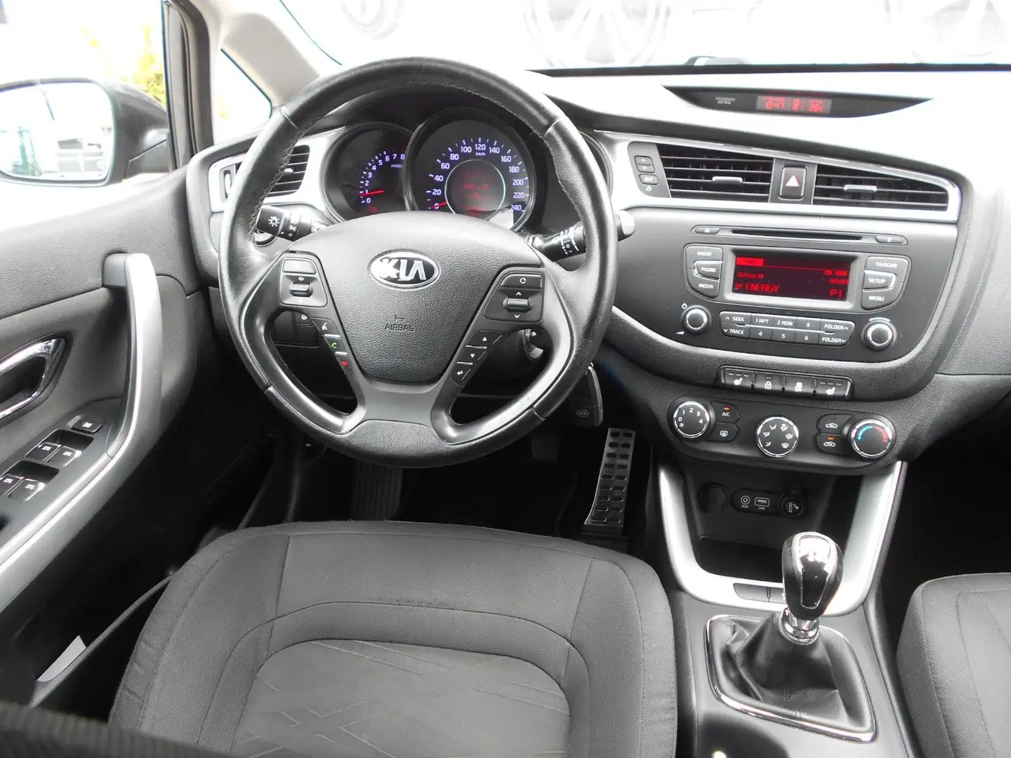 Kia Ceed SW / cee'd SW Ceed 1.4 Sportswagon Edition 7 KLIMA/PDC Grün - 2