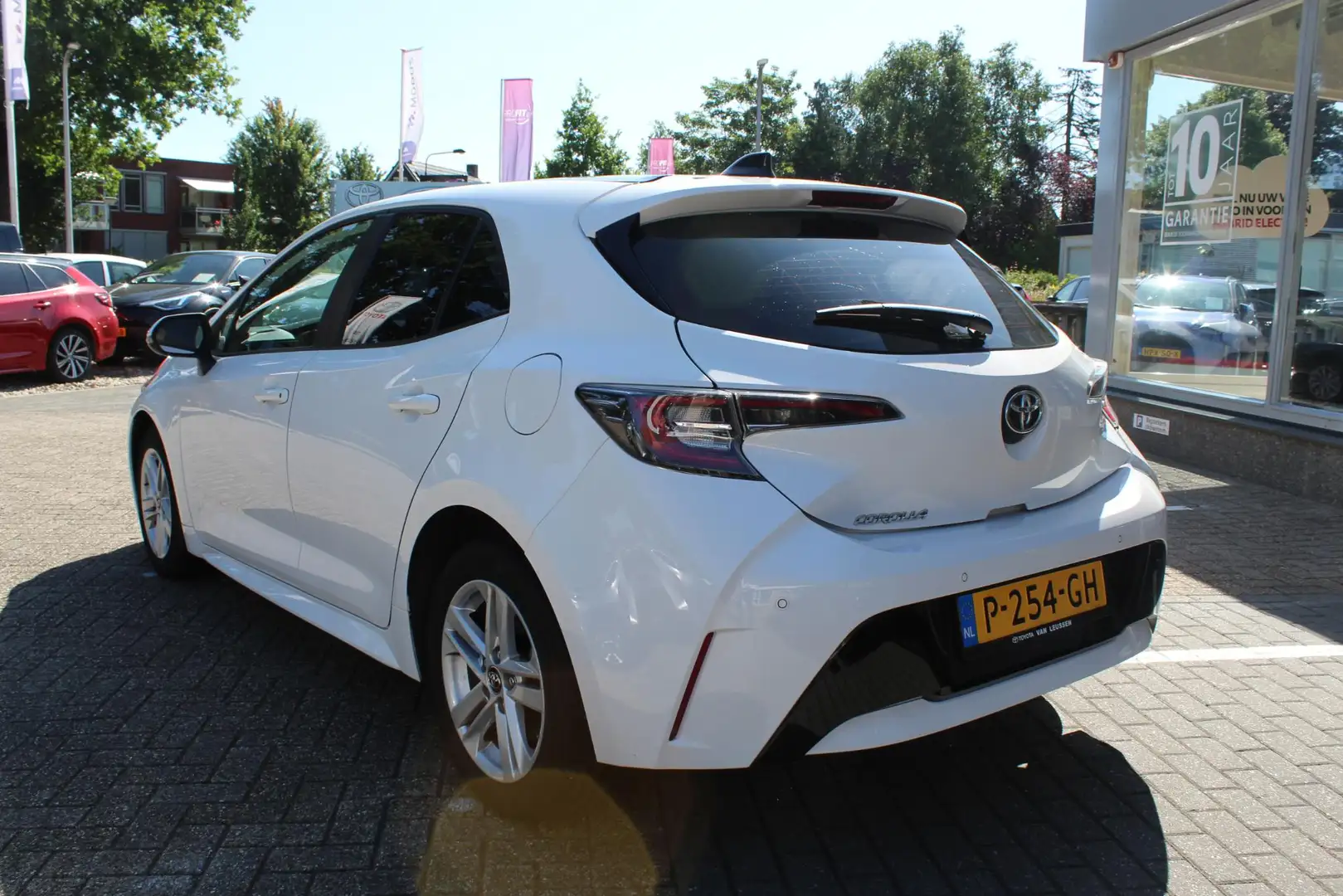 Toyota Corolla Touring Sports 1.2 Turbo Comfort TREKGEW. 1300 KG Wit - 2