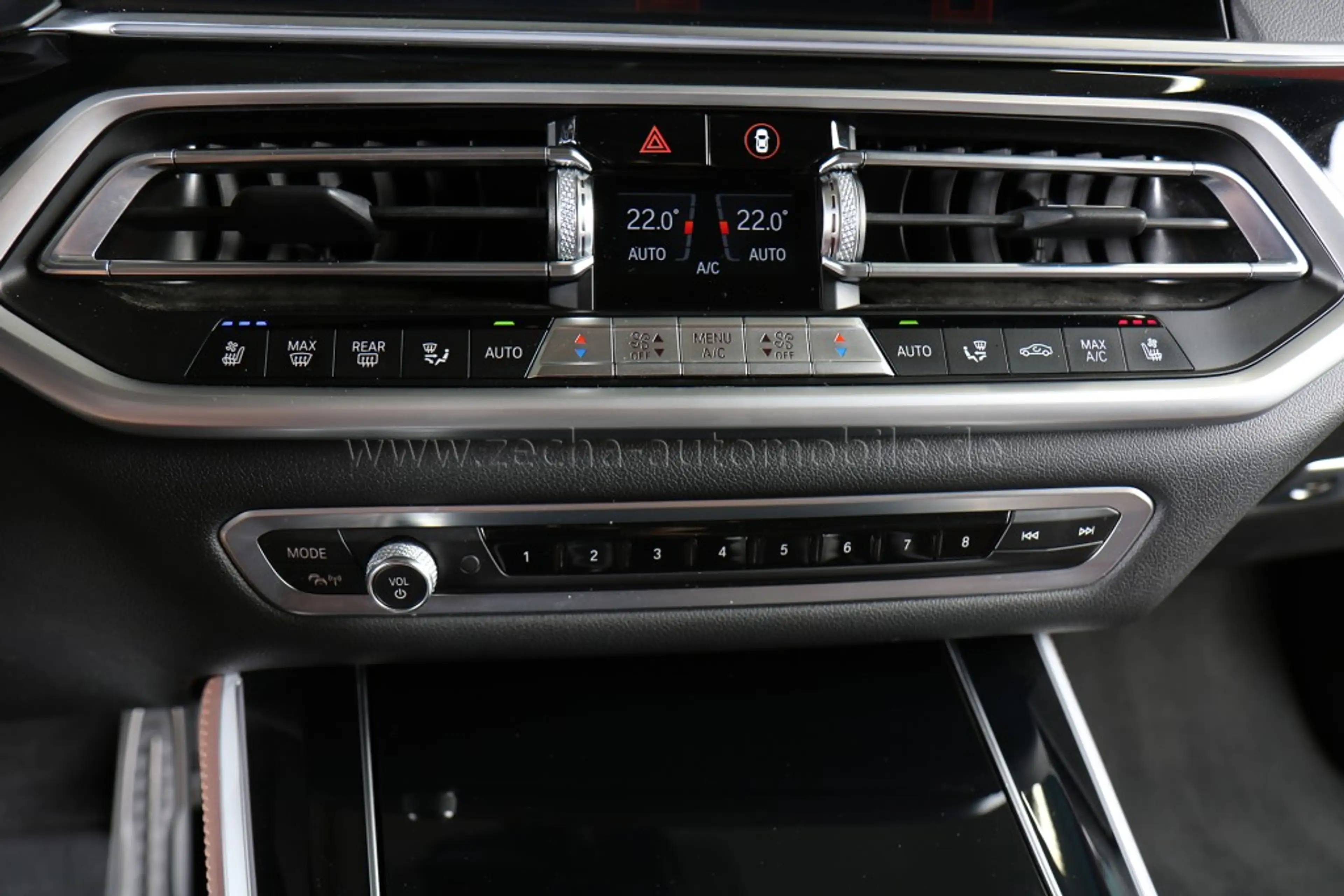 BMW X5 xDr.40d M-Sportp.AHK.Panod.Sitzbel.DrivProf.Park+ — photo 11