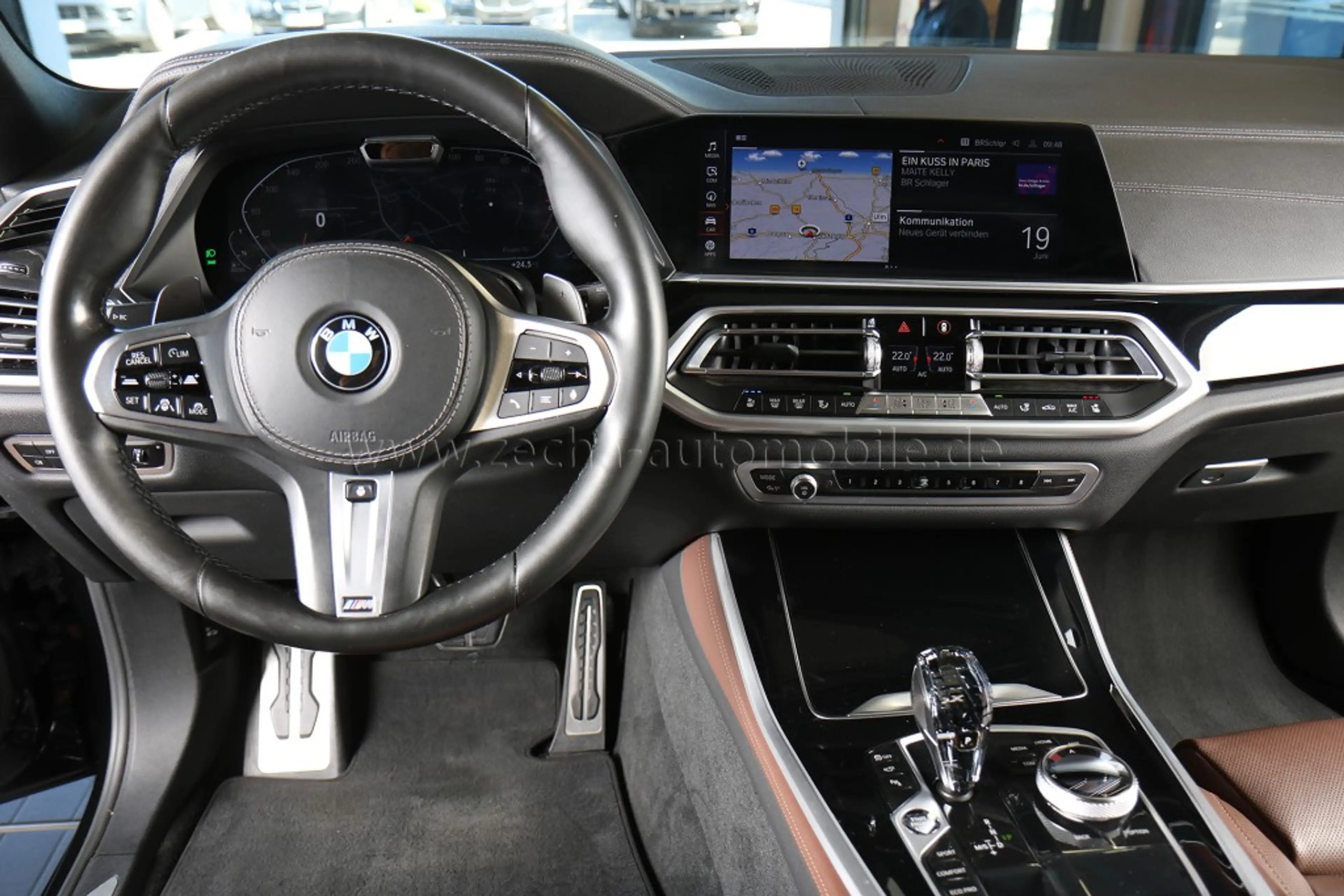 BMW X5 xDr.40d M-Sportp.AHK.Panod.Sitzbel.DrivProf.Park+ — photo 25