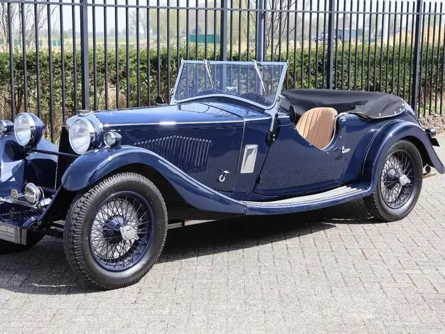 Oldtimer Riley view 2