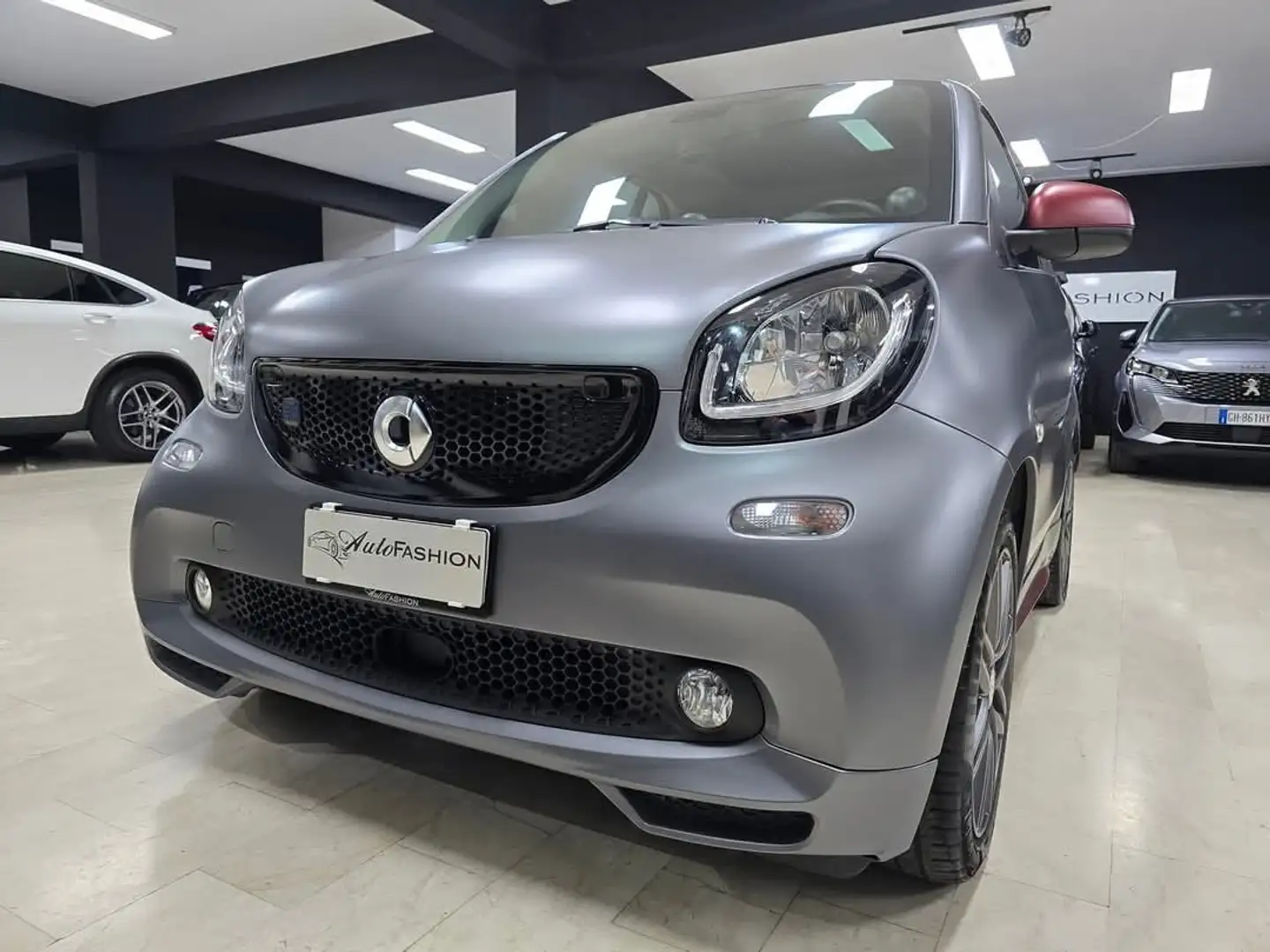 smart forTwo Fortwo eq Brabus Style my19 (91/100) Šedá - 2