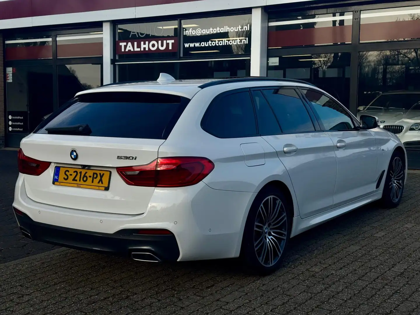 BMW 530 5-serie Touring 530i High Executive - PANO DAK | L Weiß - 2