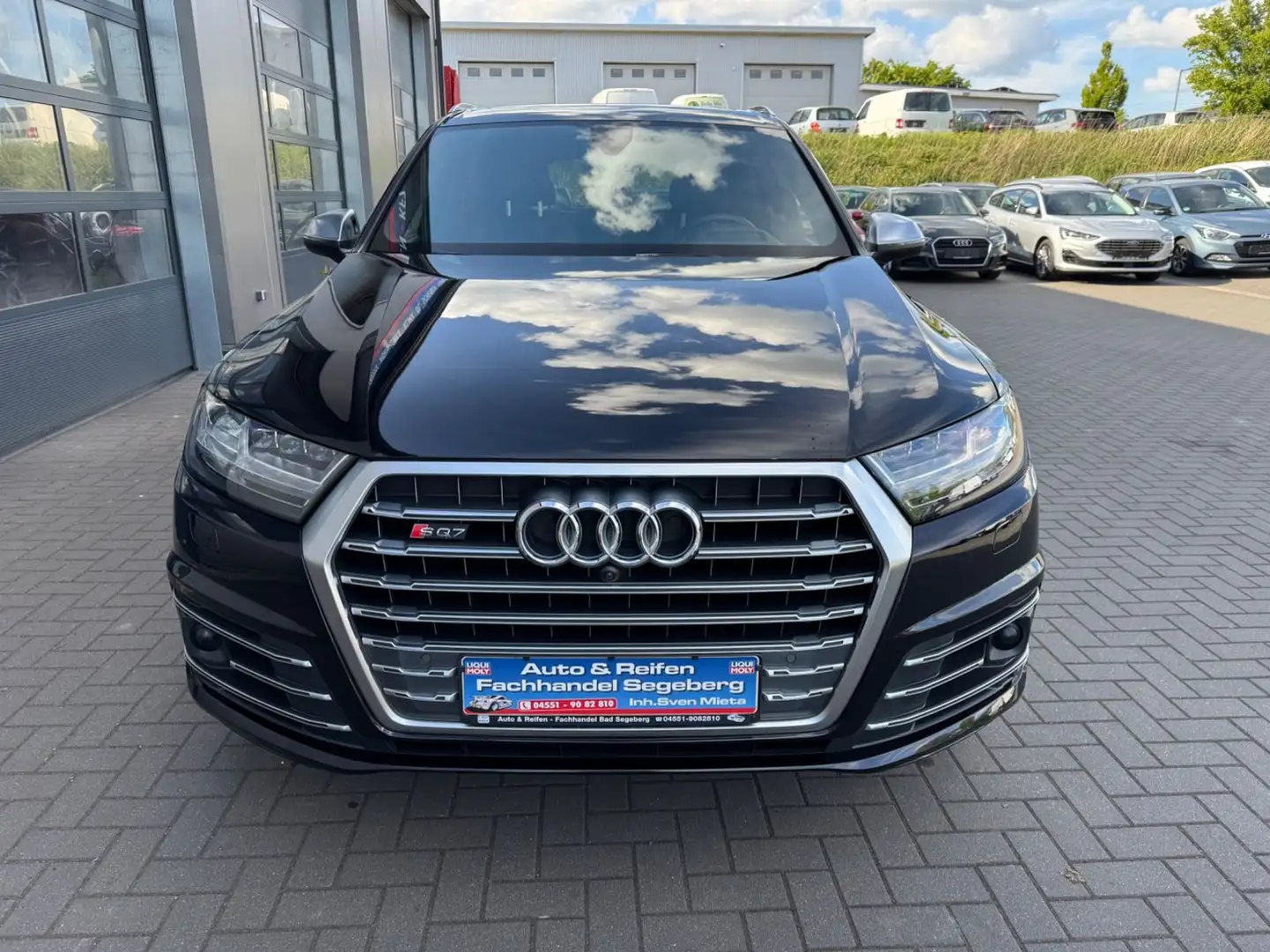 Audi SQ7 4.0 TDI quattro*PANO*MATRIX*AHK*ALLRADLENKUN Schwarz - 2