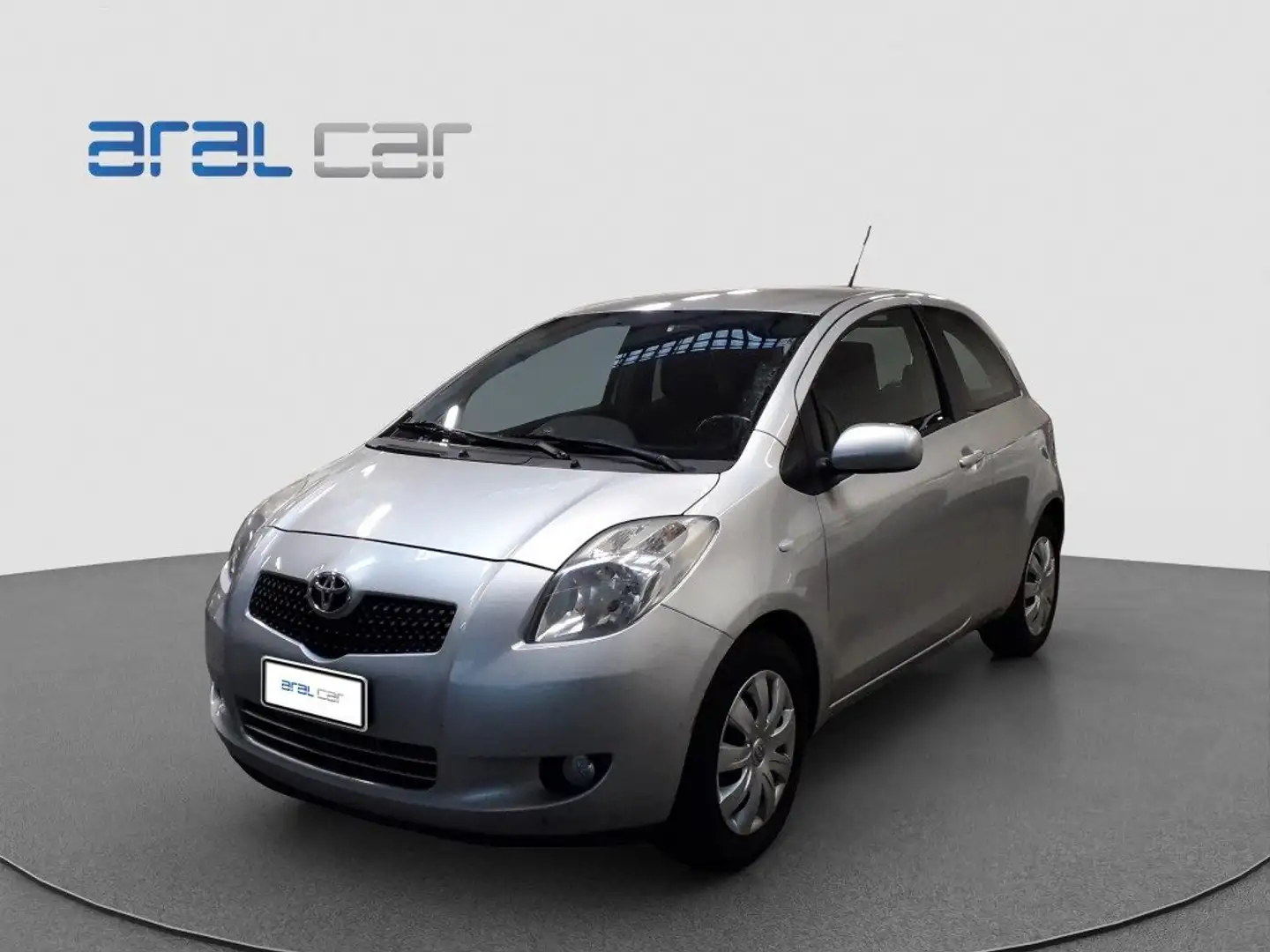 Toyota Yaris 1.4 D-4D 90 CV - DISTRIBUZIONE E FRIZIONE FATTI Argent - 1