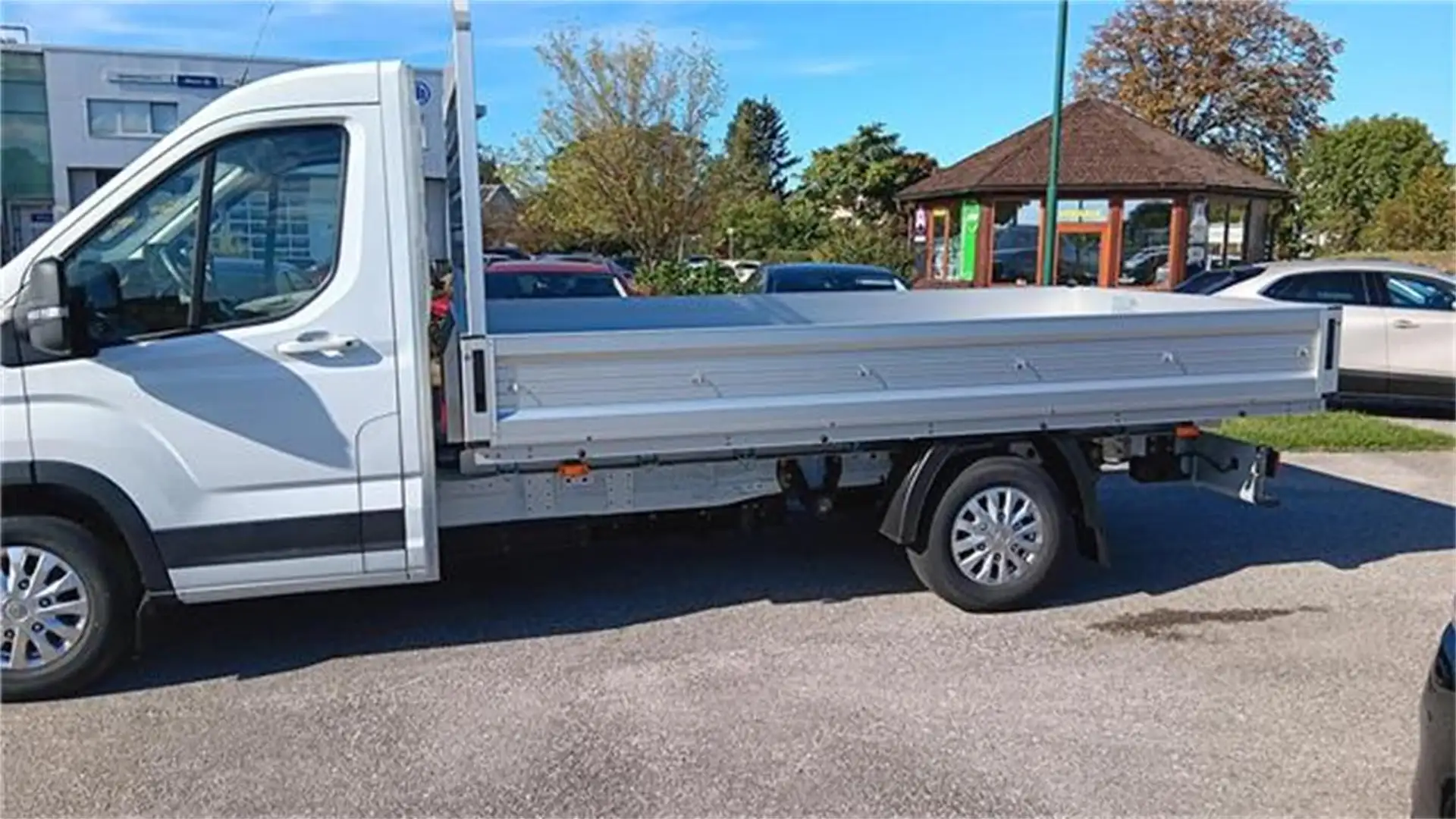 Maxus eDeliver 9 Edeliver 9 Fahrgestell 65kWh L3 mit Pritschenaufba Weiß - 2