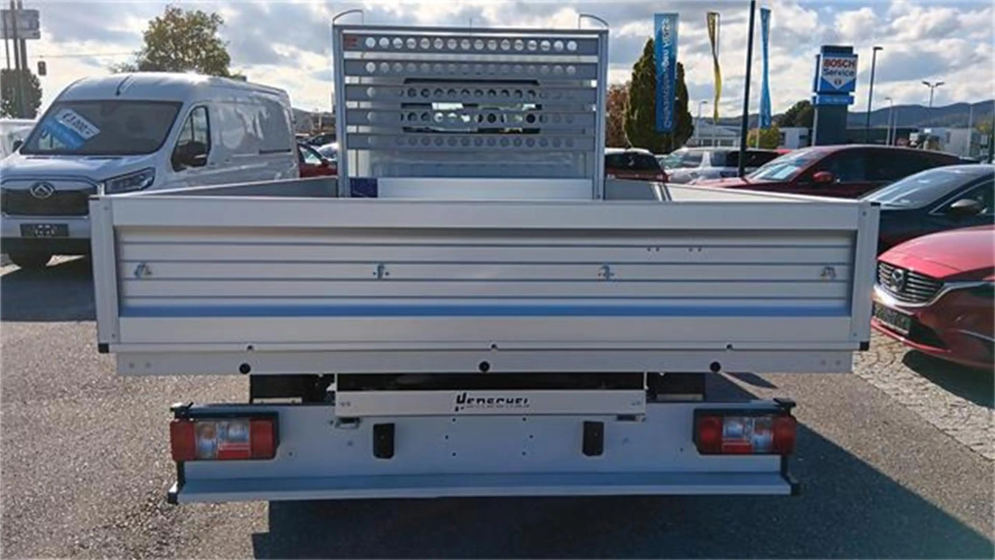 Maxus eDeliver 9 Edeliver 9 Fahrgestell 65kWh L3 mit Pritschenaufba — photo 3