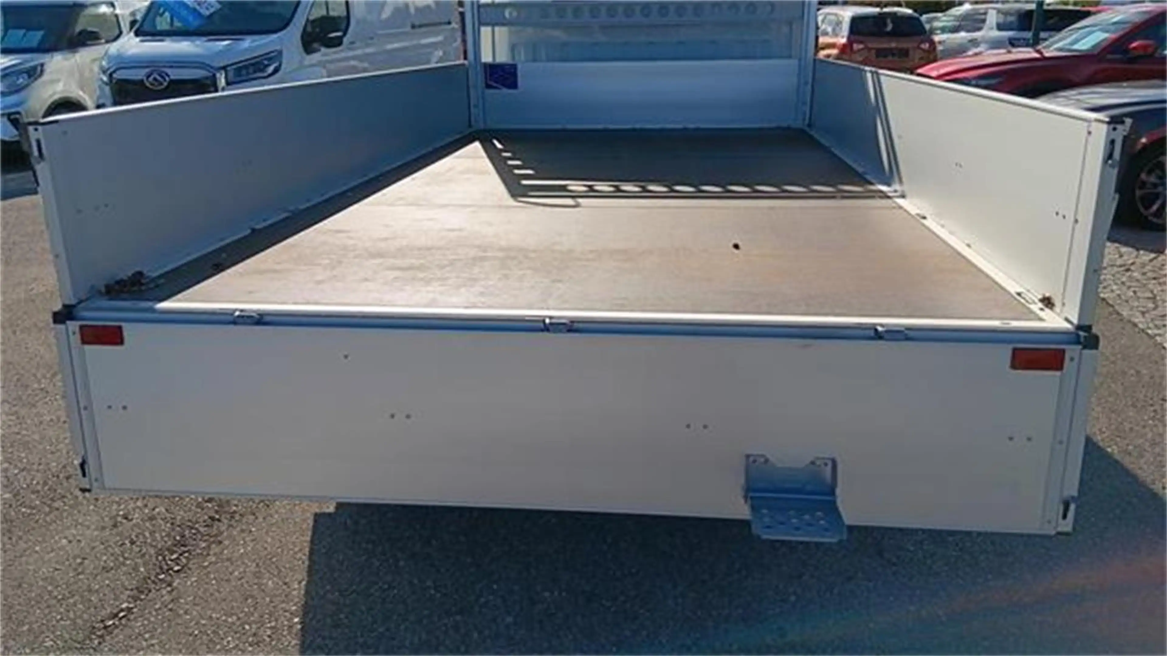 Maxus eDeliver 9 Edeliver 9 Fahrgestell 65kWh L3 mit Pritschenaufba — photo 4