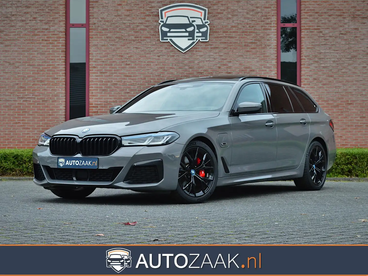 BMW 530 5-serie Touring 530e M Sport | Panorama | Trekhaak Grigio - 1