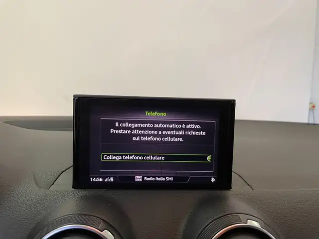 Audi Q2 view 11