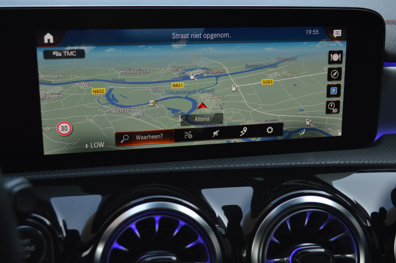 Mercedes-Benz CLA 250 Shooting Brake e AMG Multibeam Panorama Memory Bur — photo 12