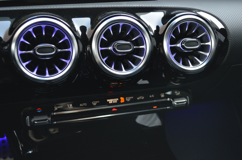 Mercedes-Benz CLA 250 Shooting Brake e AMG Multibeam Panorama Memory Bur — photo 13