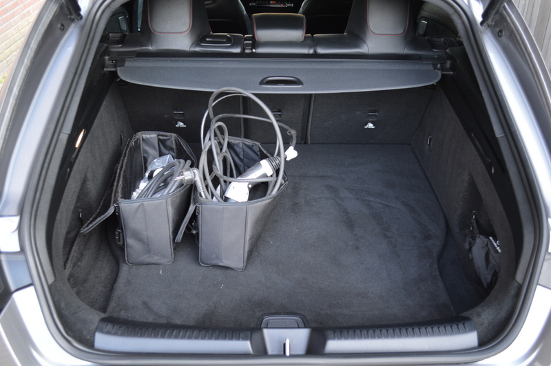 Mercedes-Benz CLA 250 Shooting Brake e AMG Multibeam Panorama Memory Bur — photo 31