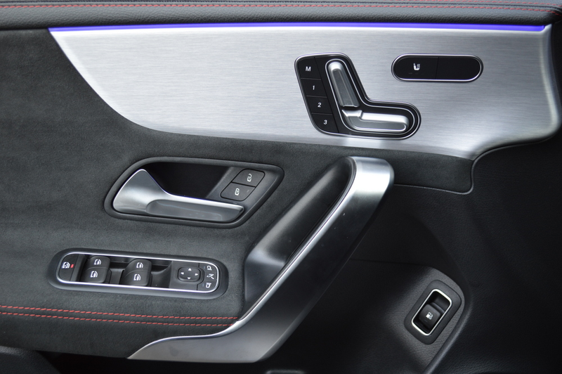 Mercedes-Benz CLA 250 Shooting Brake e AMG Multibeam Panorama Memory Bur — photo 15
