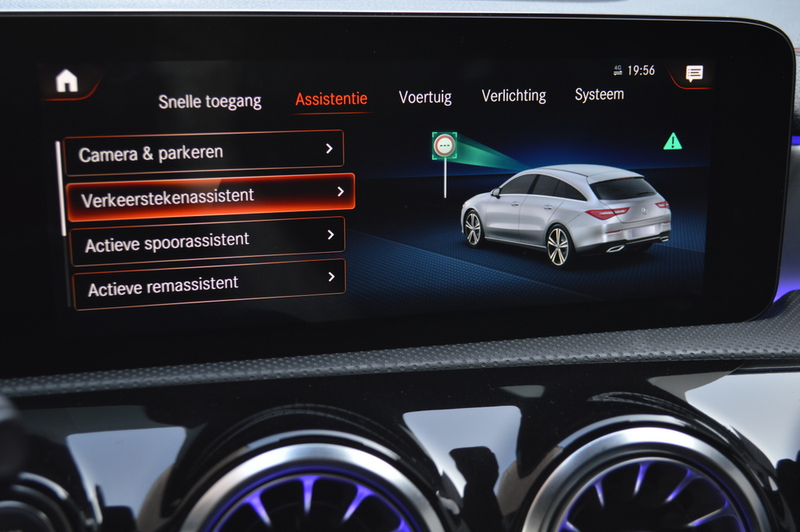 Mercedes-Benz CLA 250 Shooting Brake e AMG Multibeam Panorama Memory Bur — photo 19