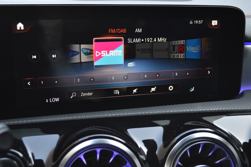 Mercedes-Benz CLA 250 Shooting Brake e AMG Multibeam Panorama Memory Bur — photo 24