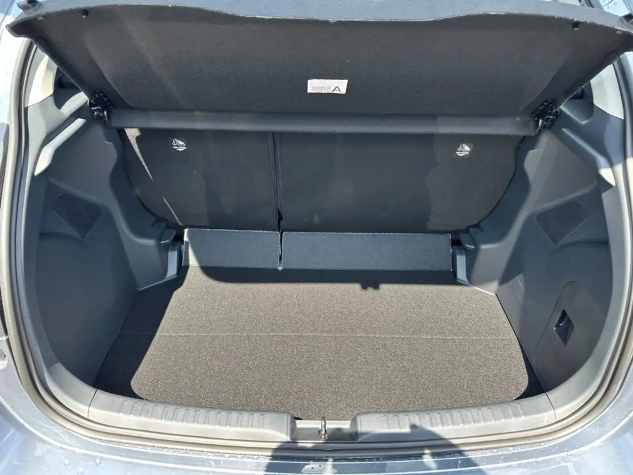 Mazda 2 EXCLUSIVE-L. 1.5L VVT-i 116PS e-CVT Blendfreies Fe, миниатюра 9