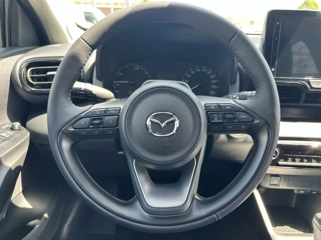 Mazda 2 EXCLUSIVE-L. 1.5L VVT-i 116PS e-CVT Blendfreies Fe, миниатюра 8