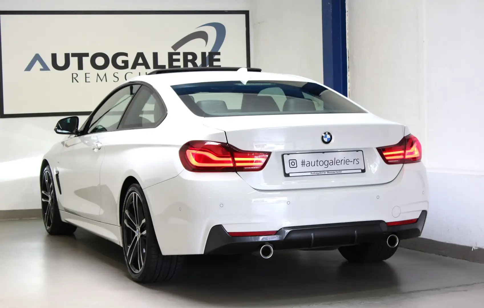 BMW 440 i M Sport *DEUTSCH*U.FREI*2.HAND*LEDER*GSD* Blanc - 1