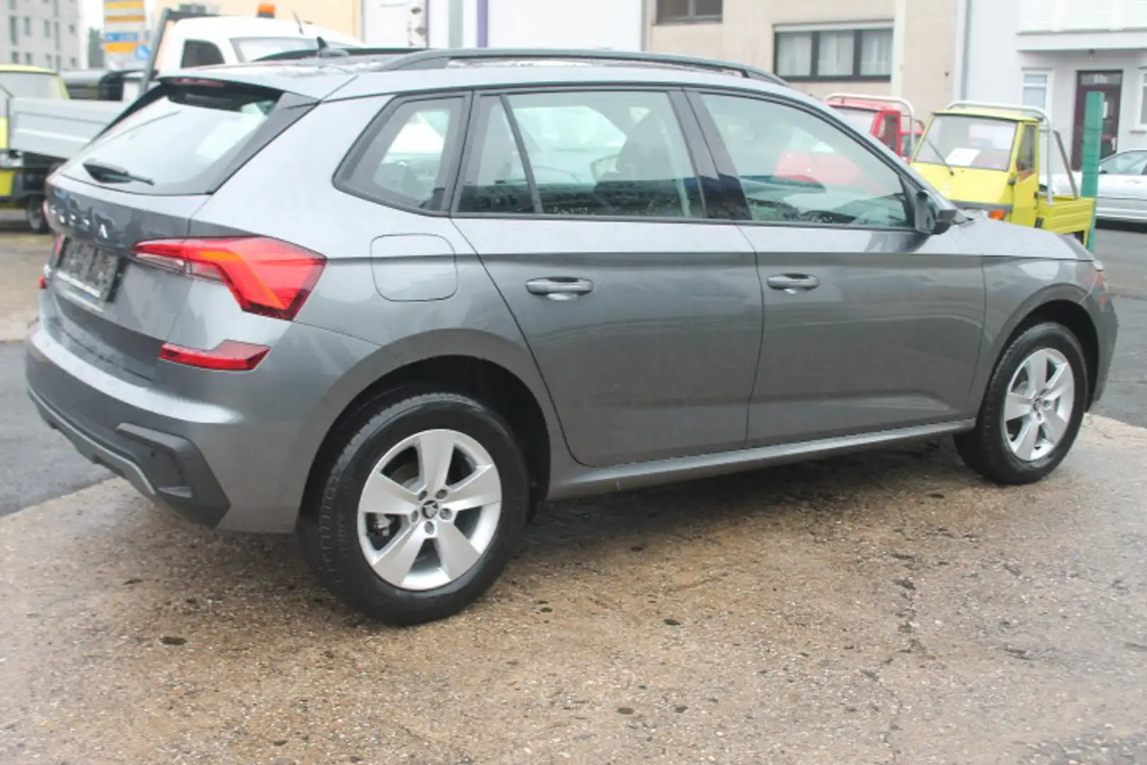 Skoda Kamiq 1,5 TSi AHK Sitzh LED PDC Klima Grau - 2