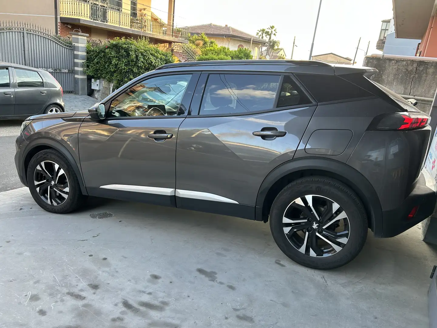 Peugeot 2008 1.5 bluehdi Allure s&s 130cv eat8 - 1