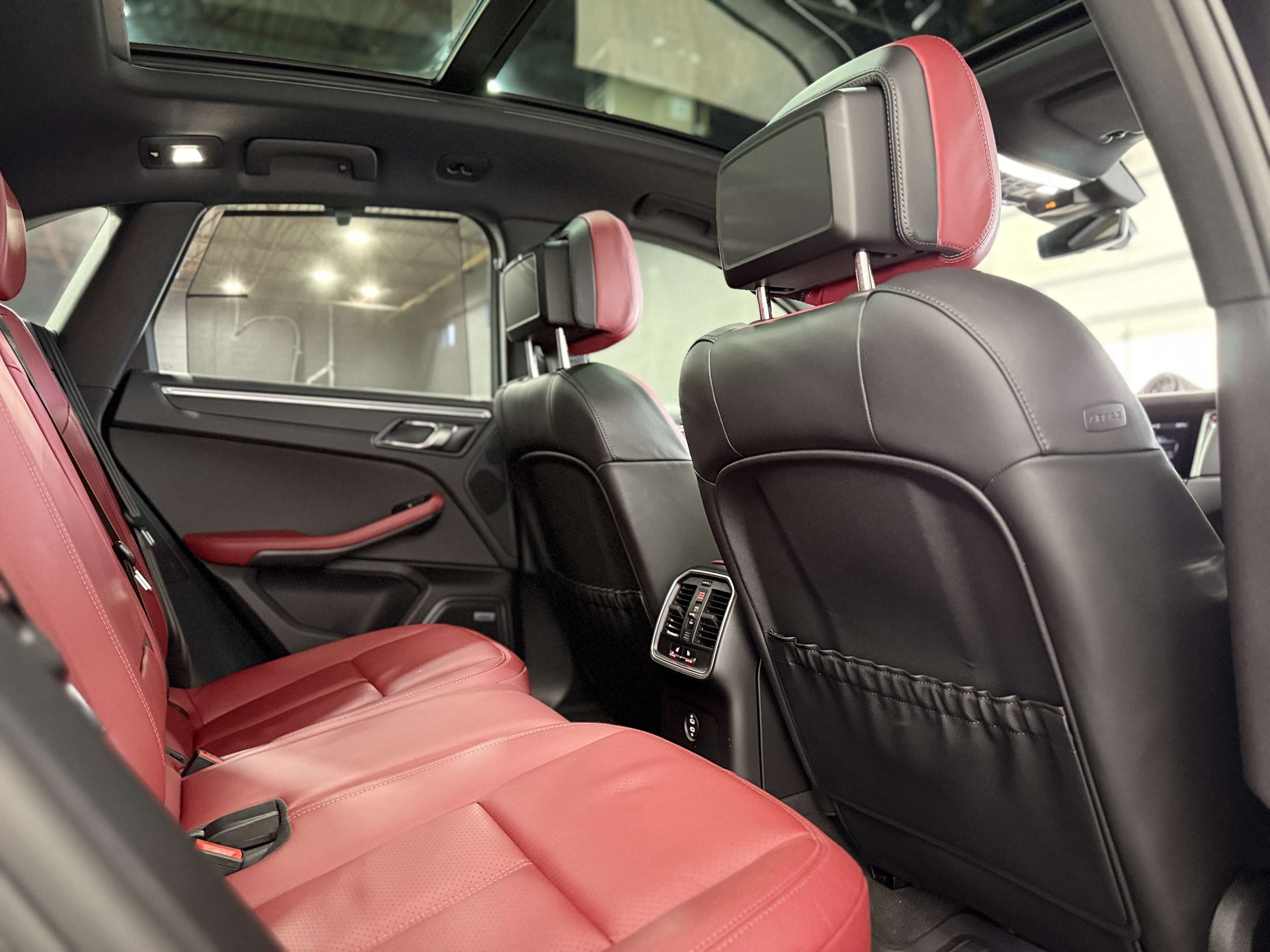 2022 Porsche Macan Base thumb 46