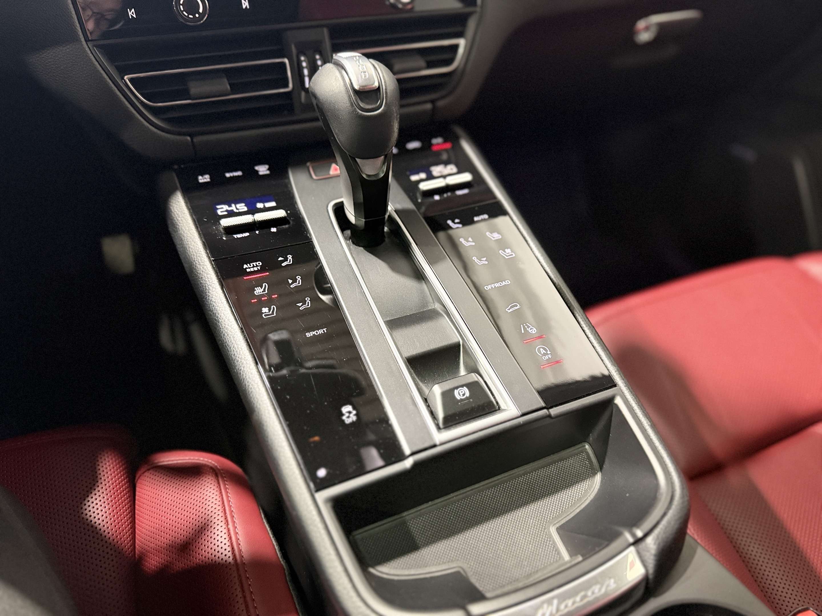 2022 Porsche Macan Base thumb 28