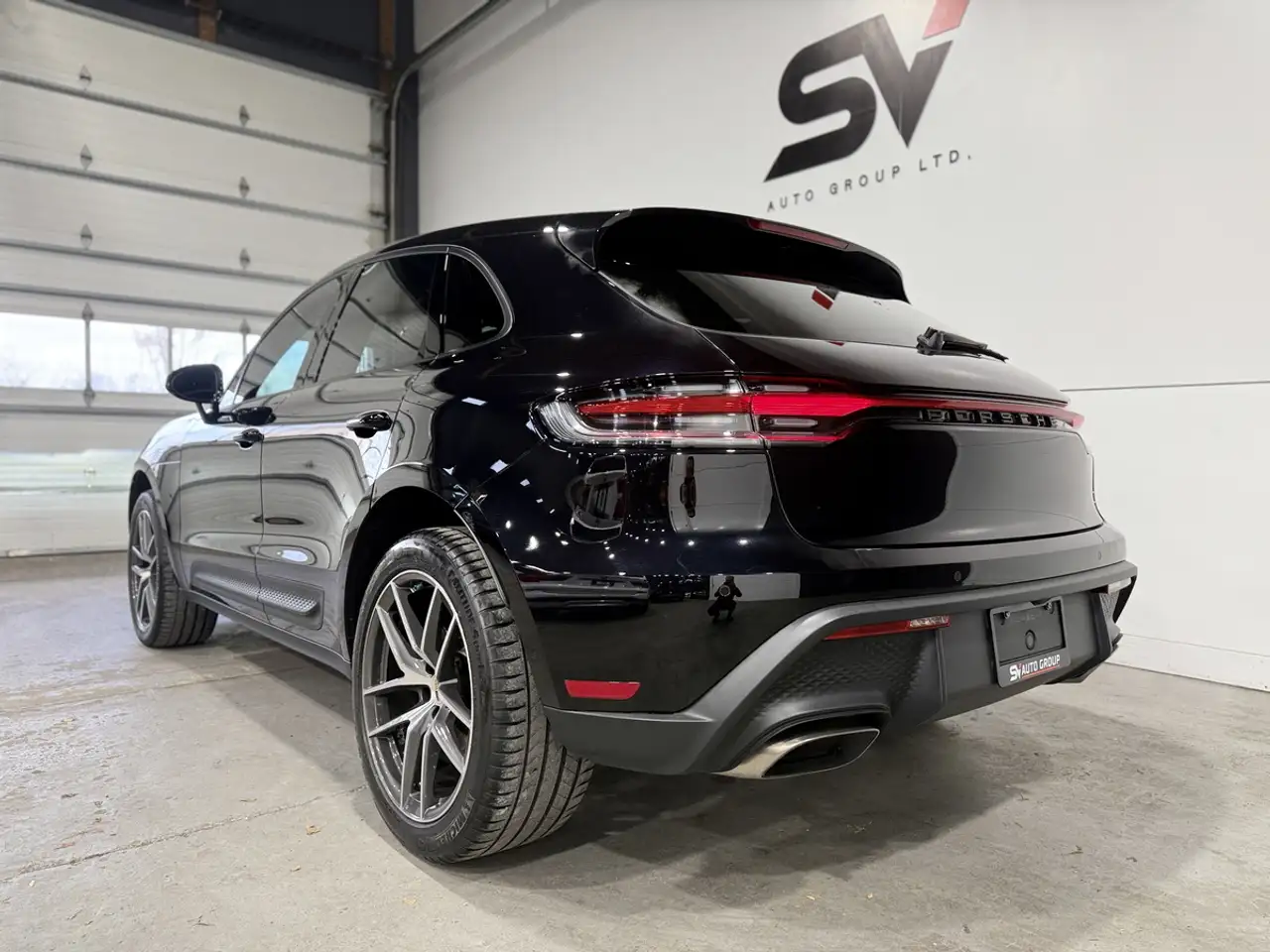 Porsche Macan photo Porsche Macan