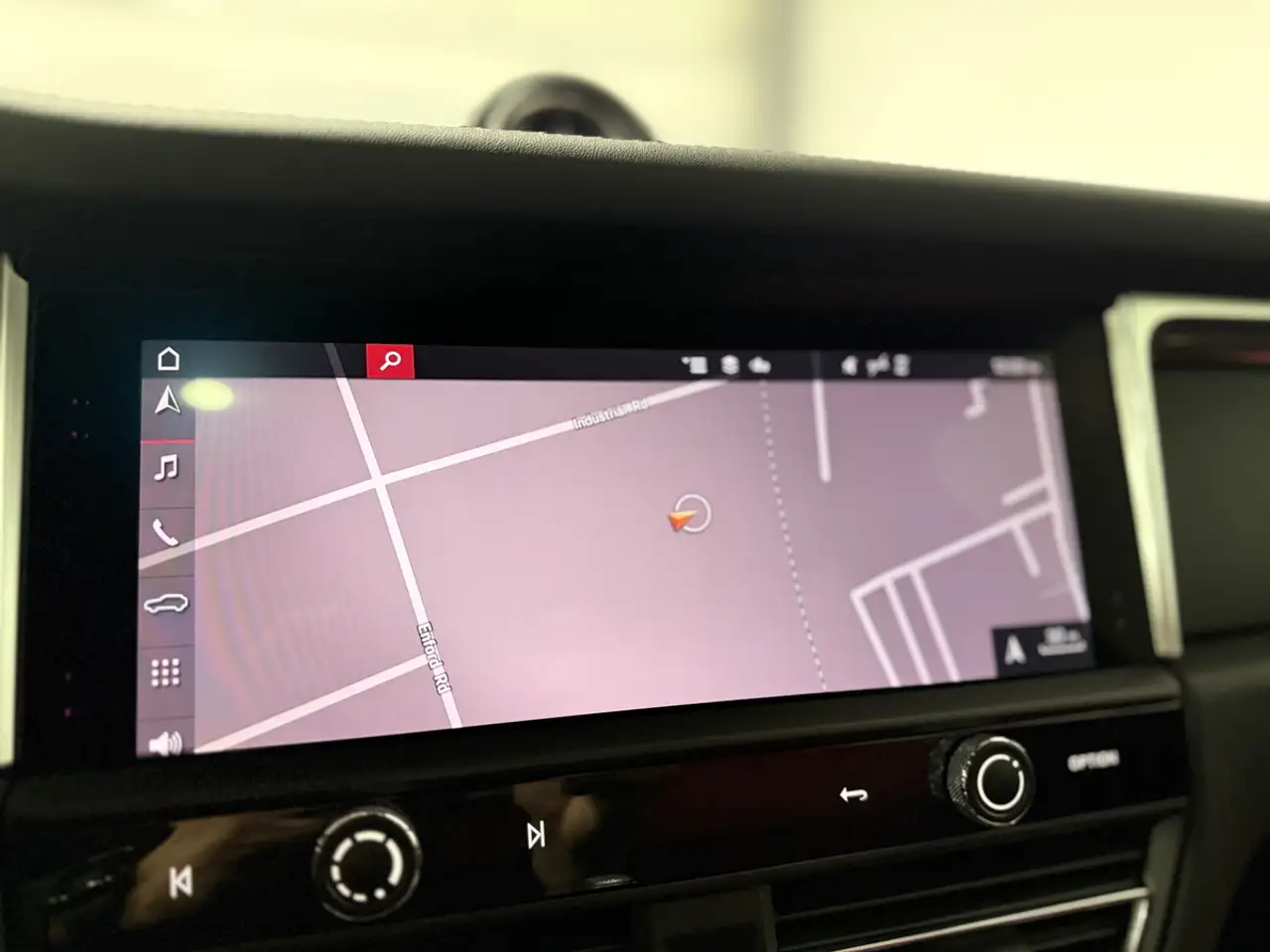Porsche Macan photo Porsche Macan