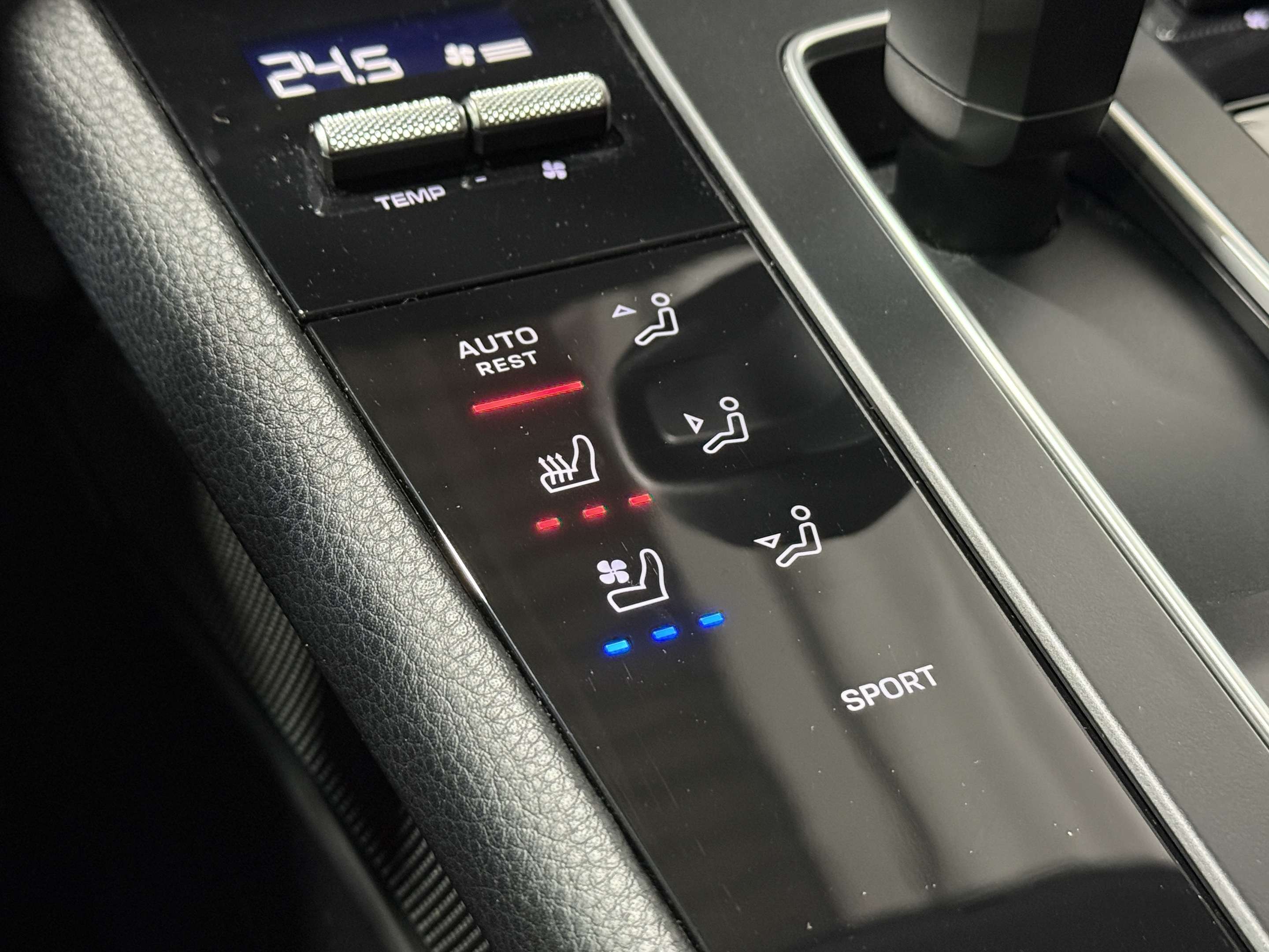 2022 Porsche Macan Base thumb 30