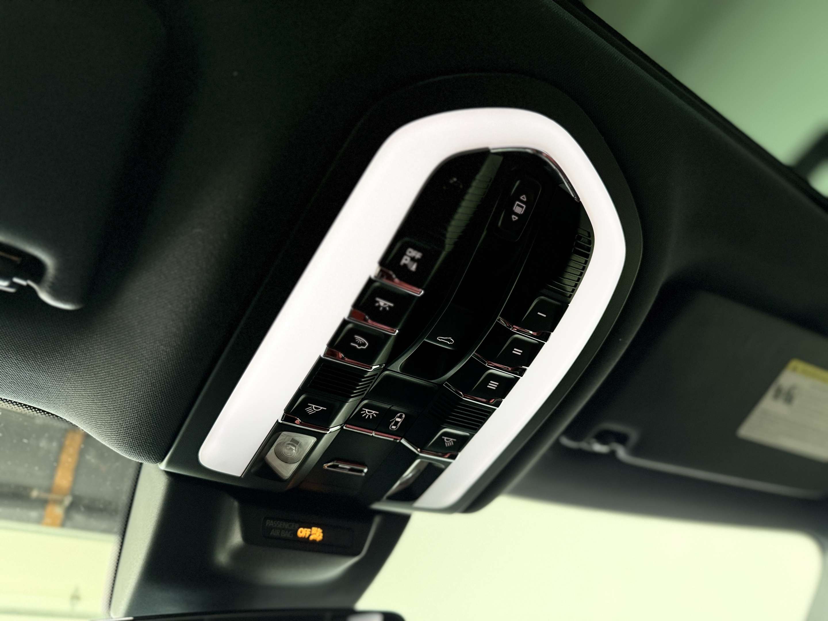 2022 Porsche Macan Base thumb 35